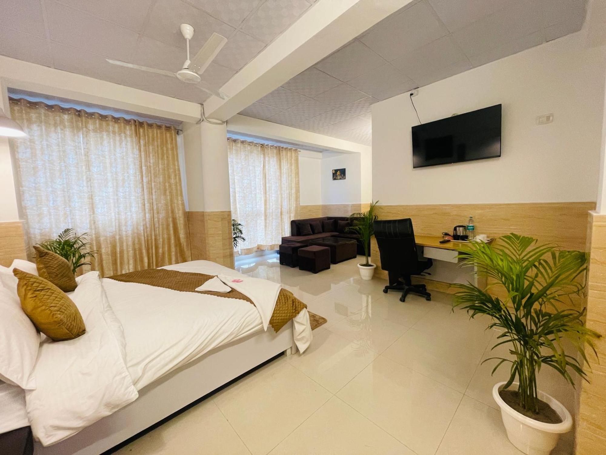 Dr White House - Noida Sector 18 Otel Dış mekan fotoğraf