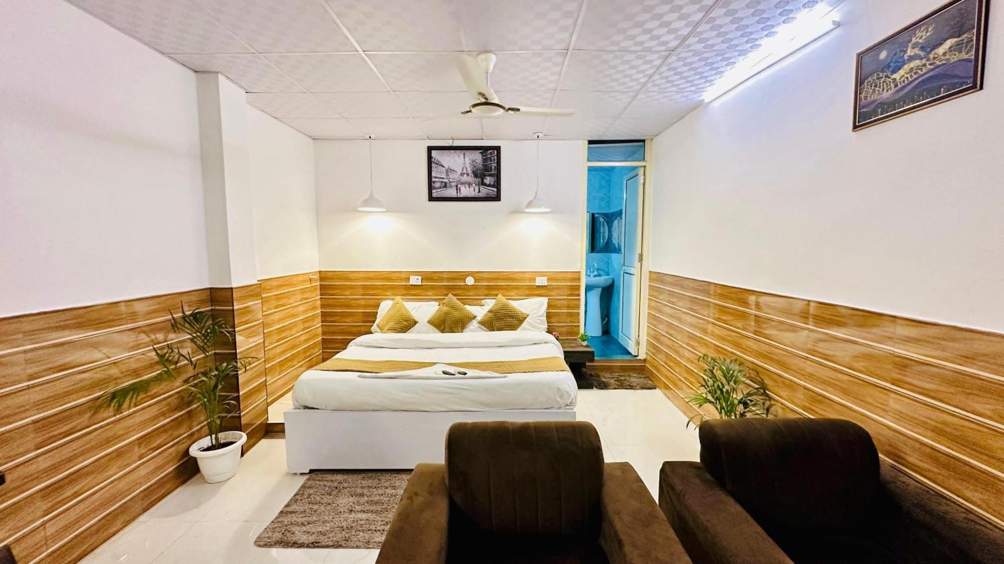 Dr White House - Noida Sector 18 Otel Dış mekan fotoğraf