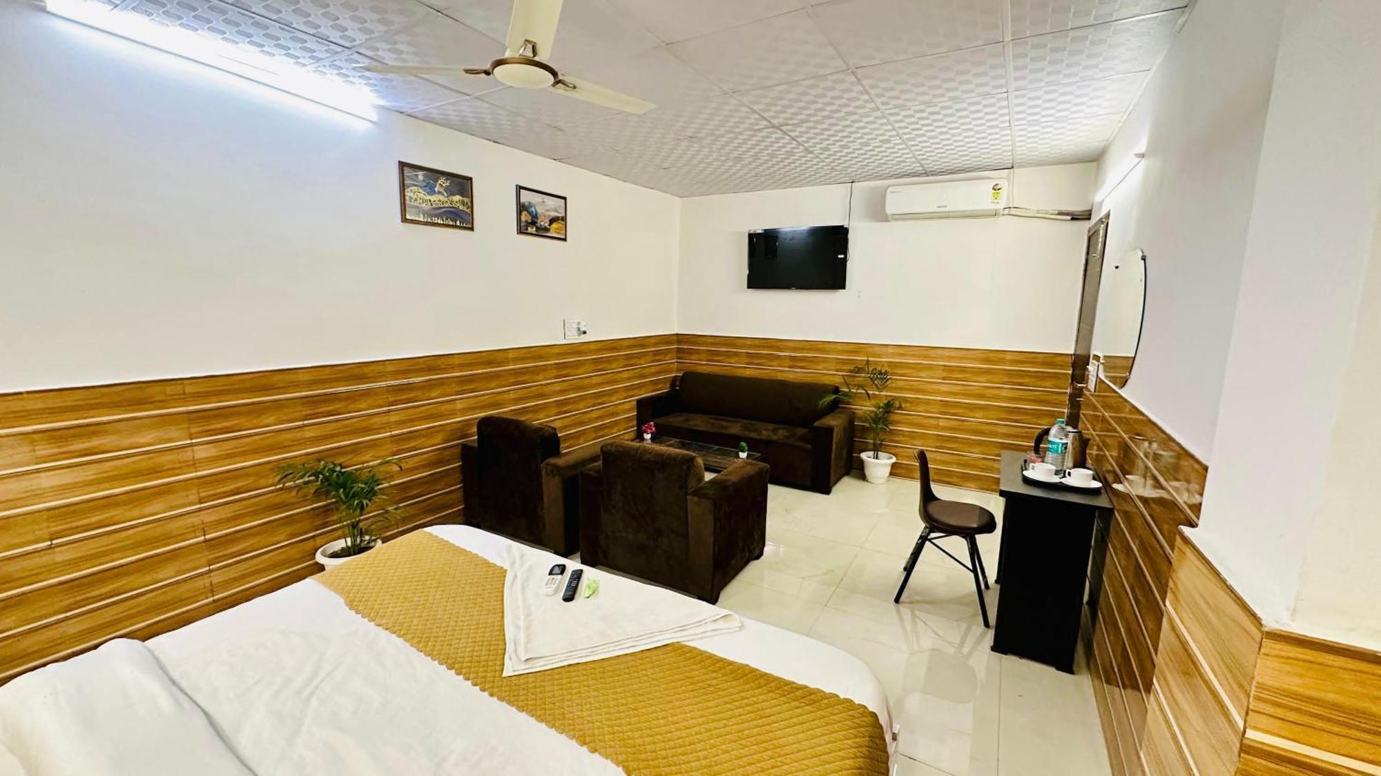 Dr White House - Noida Sector 18 Otel Dış mekan fotoğraf