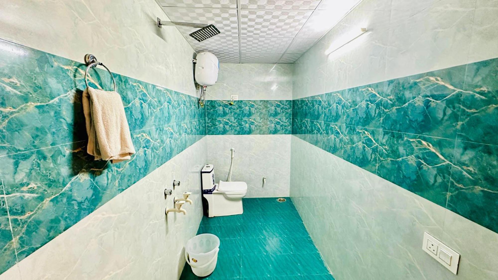 Dr White House - Noida Sector 18 Otel Dış mekan fotoğraf
