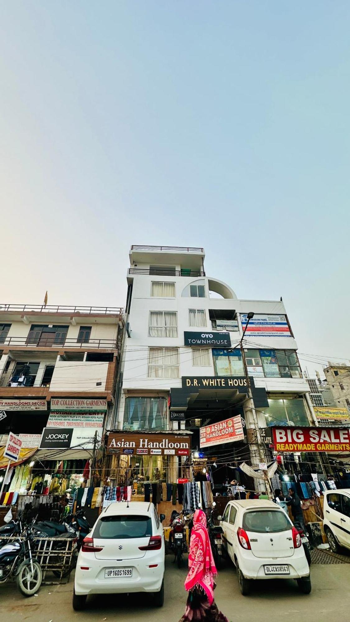 Dr White House - Noida Sector 18 Otel Dış mekan fotoğraf